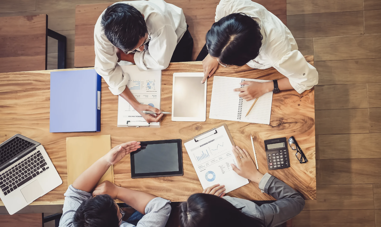 Designer creating custom bag designs - OEM bag design service